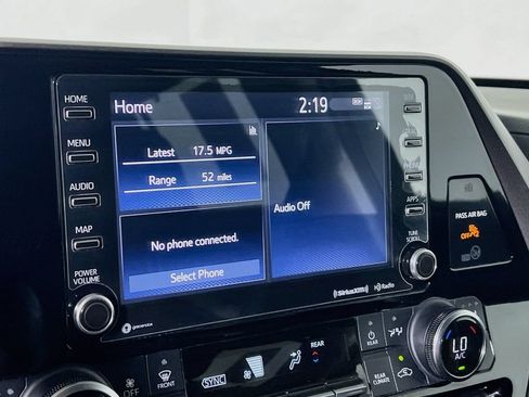 Used 2022 Toyota Highlander XLE AWD/4WD image 13