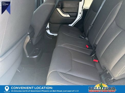 Used 2016 Jeep Wrangler Unlimited Rubicon w/ Connectivity Group AWD/4WD image 14