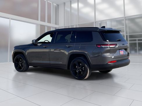 Used 2023 Jeep Grand Cherokee L Laredo AWD/4WD image 4