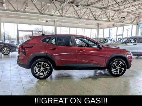 Used 2024 Chevrolet Trax RS image 9