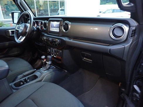 Used 2021 Jeep Wrangler Unlimited Sahara w/ Cold Weather Group image 13