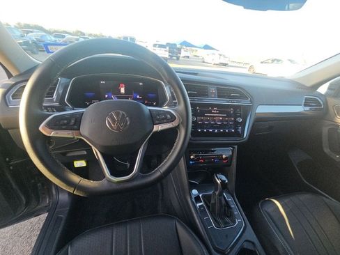 Used 2023 Volkswagen Tiguan SE image 26