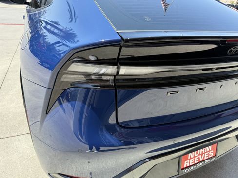 Certified 2025 Toyota Prius Plug-In Hybrid image 32