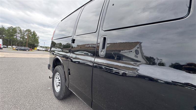 Used 2015 Chevrolet Express 2500 LS RWD image 25