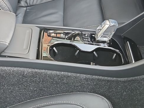 Certified 2023 Volvo XC40 B5 Plus w/ Driver Assist Package image 13