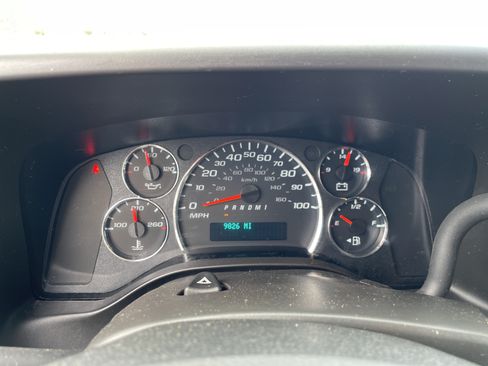 Used 2024 Chevrolet Express 2500 w/ Driver Convenience Package RWD image 11