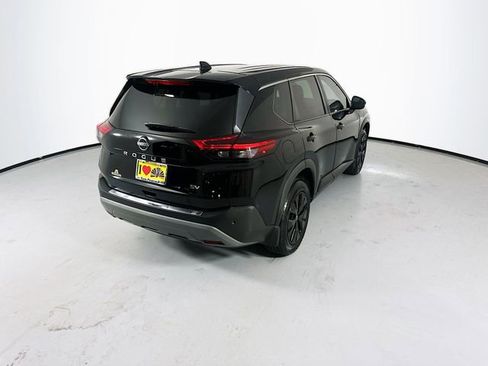 Used 2022 Nissan Rogue SV FWD image 9
