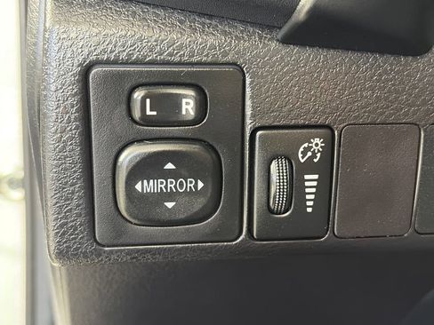 Used 2019 Toyota Corolla SE FWD image 23