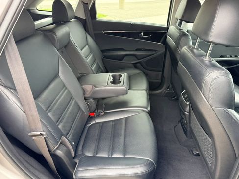 Used 2018 Kia Sorento EX image 28