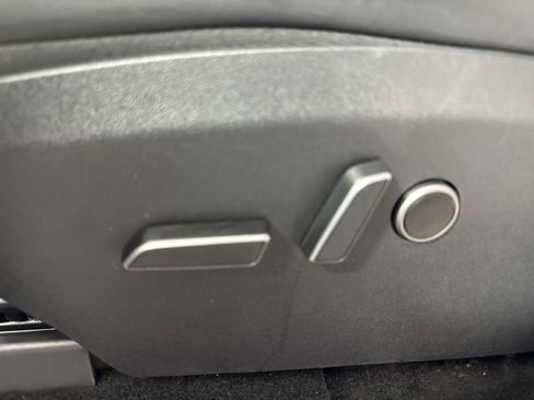 Used 2023 Tesla Model Y Long Range image 14