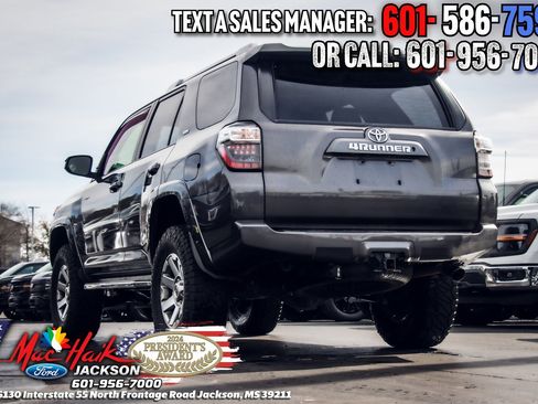 Used 2017 Toyota 4Runner SR5 image 3