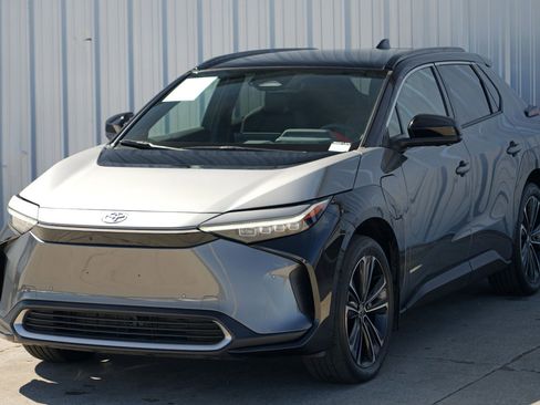 Used 2023 Toyota bZ4X Limited image 47