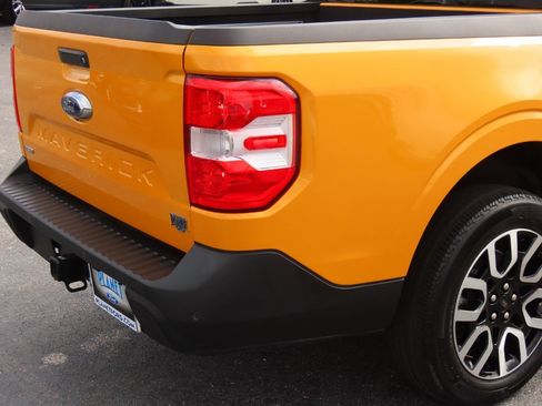 Used 2022 Ford Maverick Lariat w/ Lariat Luxury Package image 12