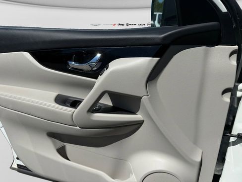 Certified 2022 Nissan Rogue Sport SL AWD/4WD image 30