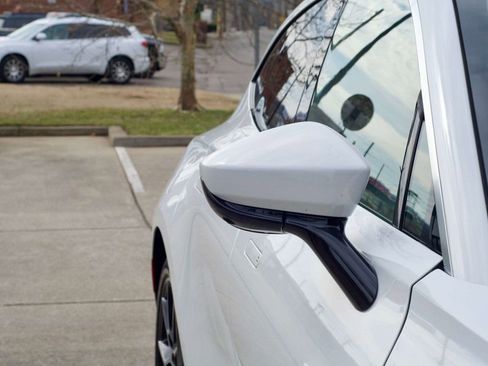 Used 2022 Aston Martin DBX image 15