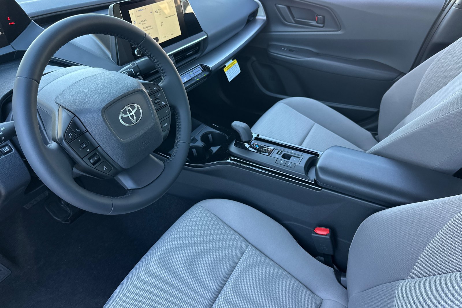 New 2027 Toyota Prius LE FWD image 9