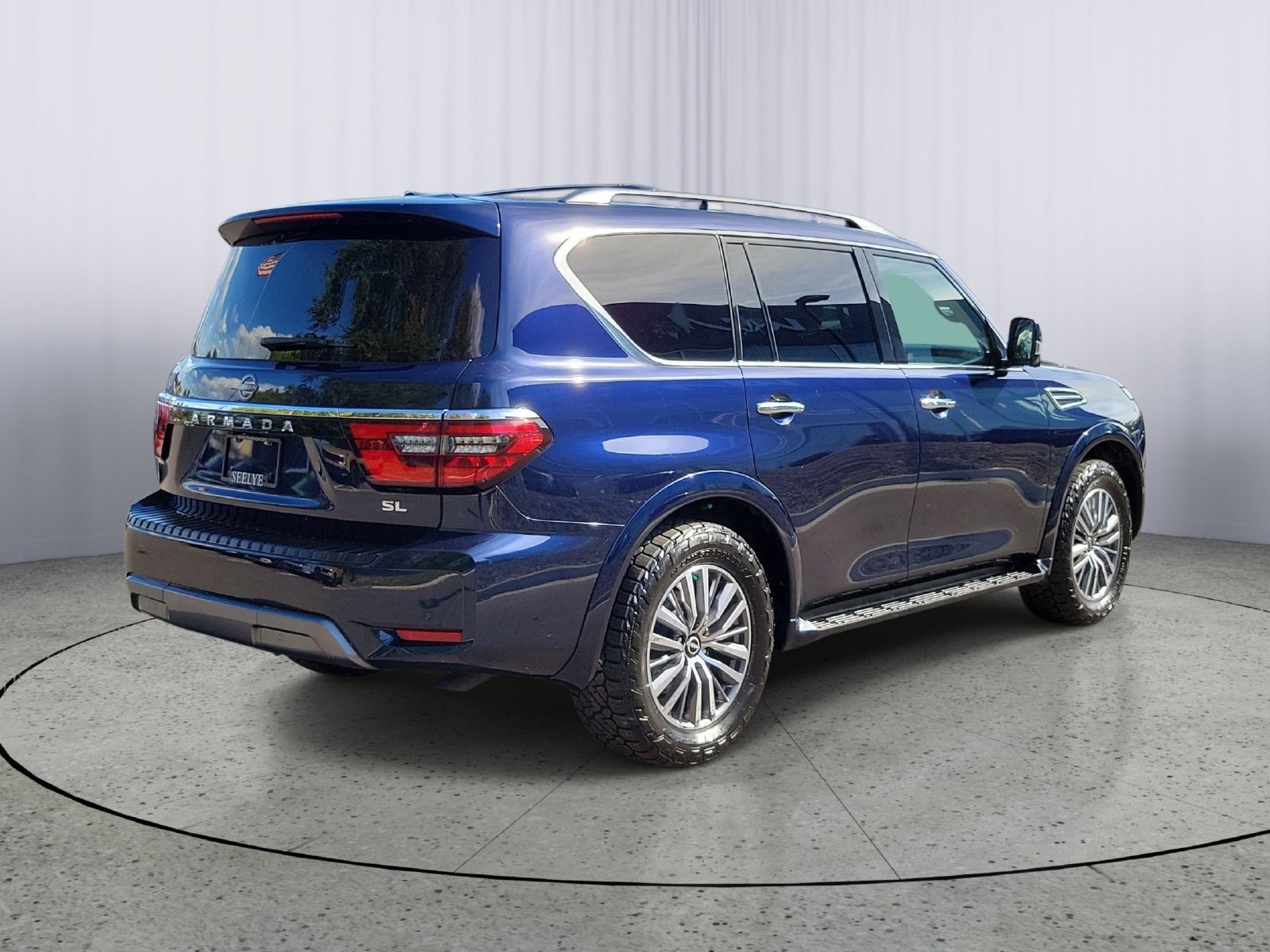 Used 2023 Nissan Armada SL w/ Captain's Chairs Package AWD/4WD image 3