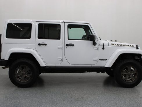 Used 2018 Jeep Wrangler Unlimited Sport AWD/4WD image 2