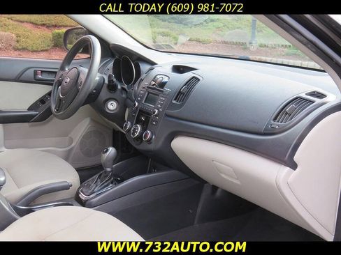 Used 2011 Kia Forte EX w/ Fuel Economy Pkg image 6