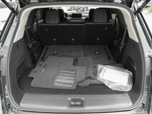 Certified 2026 INFINITI QX60 Luxe w/ Cargo Package FWD image 38