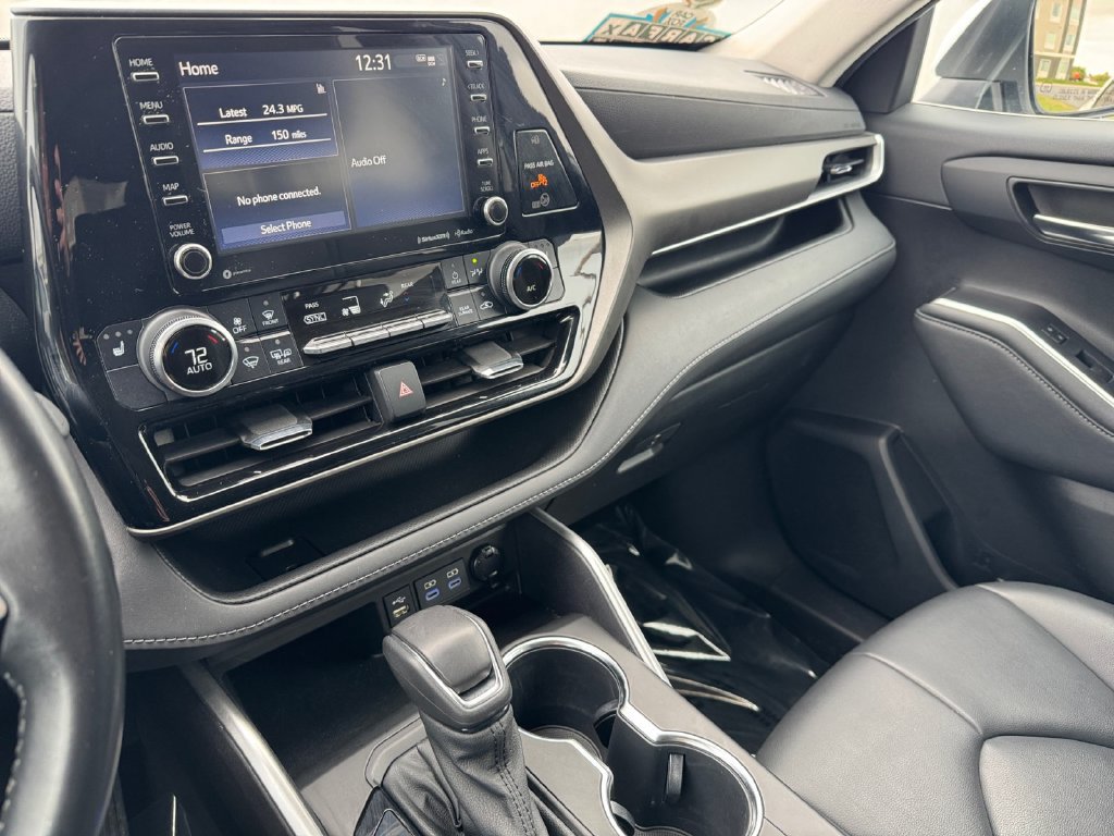 Certified 2022 Toyota Highlander XLE AWD/4WD image 29