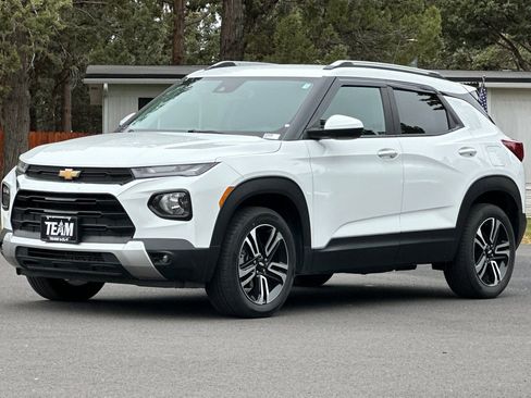 Used 2023 Chevrolet TrailBlazer LT w/ Convenience Package AWD/4WD image 8