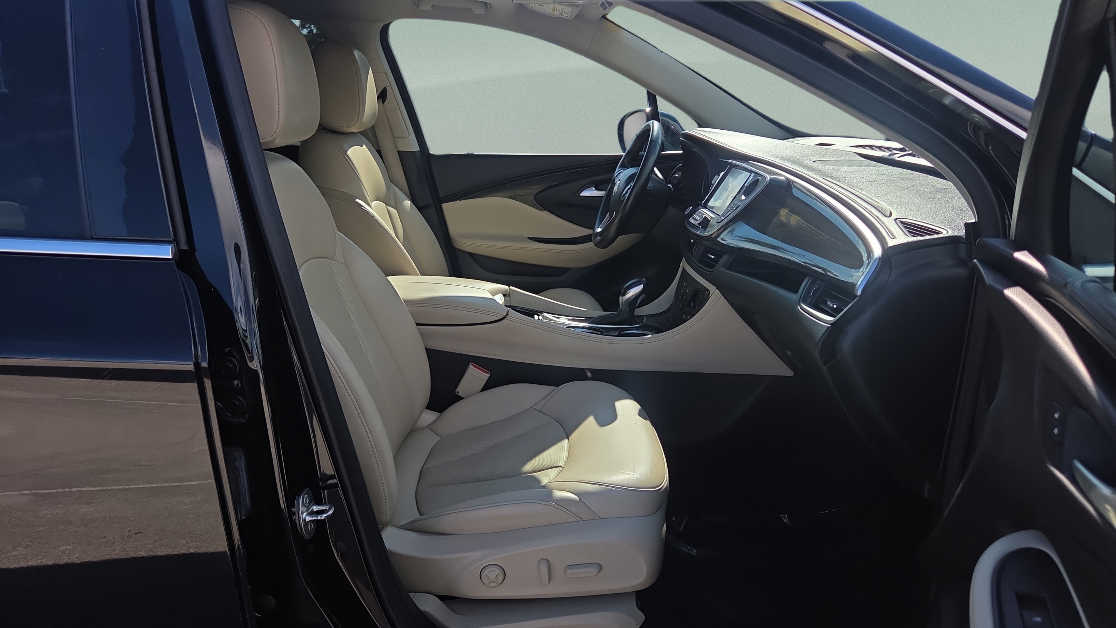 Used 2020 Buick Envision Premium AWD/4WD image 17