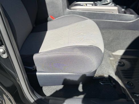 Used 2021 Toyota Tacoma TRD Sport w/ Technology Package image 65