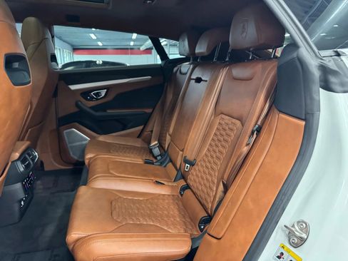 Used 2021 Lamborghini Urus image 24