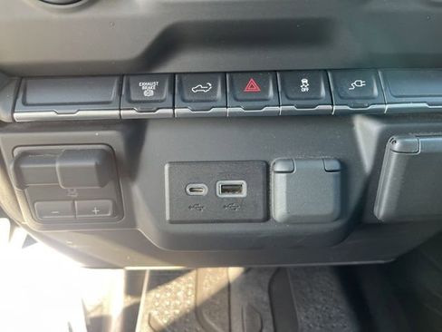 Used 2022 Chevrolet Silverado 2500 Custom w/ Gooseneck/5TH Wheel Package AWD/4WD image 21