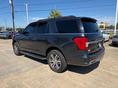 Used 2022 Ford Expedition XLT RWD image 3