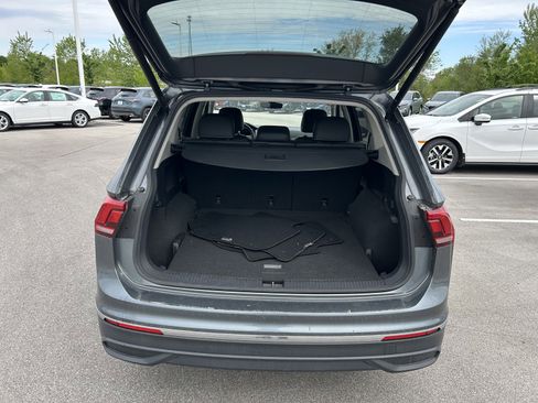 Used 2022 Volkswagen Tiguan SE AWD/4WD image 10