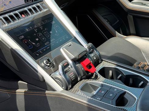 Used 2020 Lamborghini Urus AWD/4WD image 35
