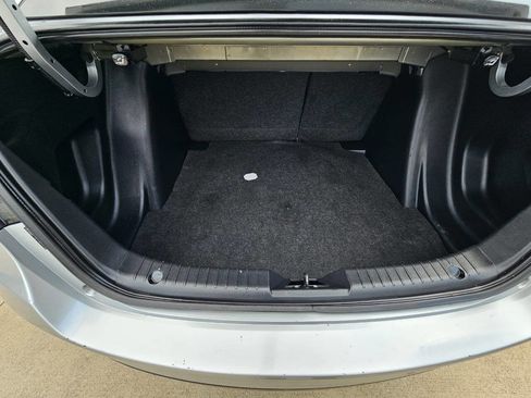 Used 2019 Toyota Yaris LE FWD image 10