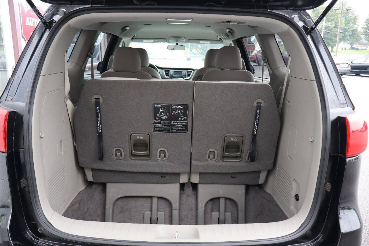 Used 2018 Kia Sedona L FWD image 4