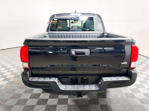 Used 2023 Toyota Tacoma SR5 w/ Technology Package RWD image 4