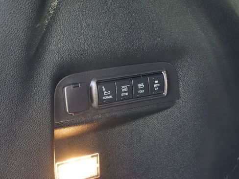 Used 2018 Ford Explorer Limited w/ Equipment Group 301A image 17