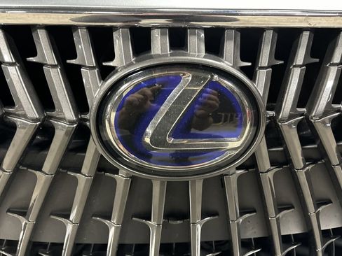 Used 2022 Lexus ES 300h w/ Premium Package image 67