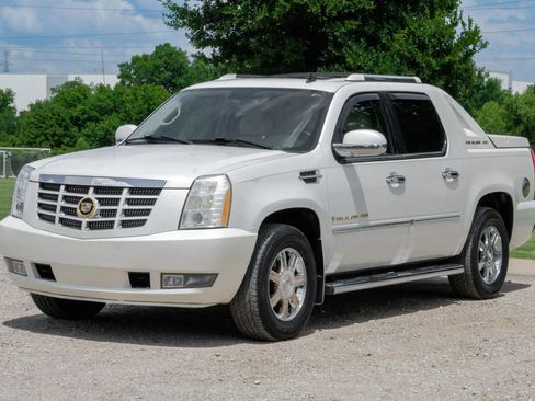 Used 2007 Cadillac Escalade EXT w/ Information Package AWD/4WD image 6