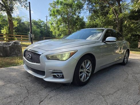 Used 2014 INFINITI Q50 Premium w/ Navigation Package RWD image 4