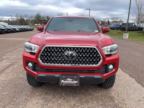 Used 2019 Toyota Tacoma TRD Off-Road image 3