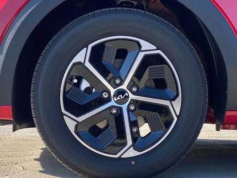 New 2026 Kia Niro EX FWD image 11