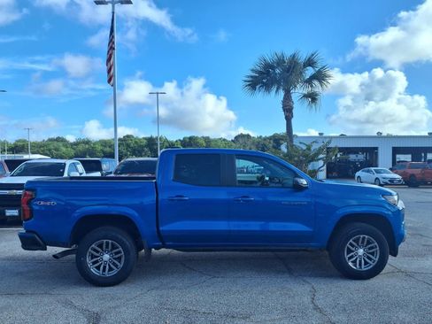 Used 2023 Chevrolet Colorado LT w/ LT Convenience Package II AWD/4WD image 21