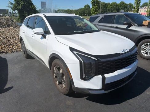 Certified 2026 Kia Sportage LX w/ LX Convenience Package FWD image 3