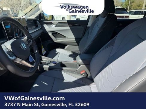 New 2026 Volkswagen Tiguan SE image 15