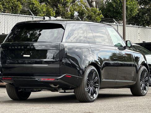 New 2026 Land Rover Range Rover Long Wheelbase SE AWD/4WD image 8