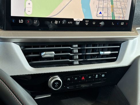 New 2026 Ford Explorer Active w/ Active Comfort Package image 22