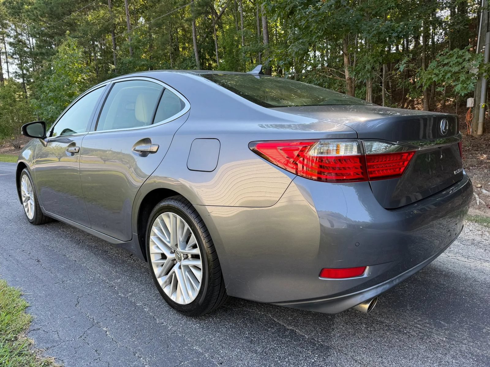 Used 2013 Lexus ES 350 w/ Luxury Pkg FWD image 4