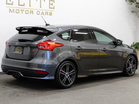 Used 2016 Ford Focus ST w/ Equipment Group 402A FWD image 11