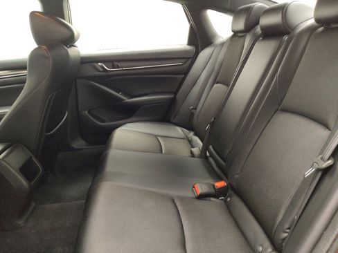 Used 2018 Honda Accord Sport image 18